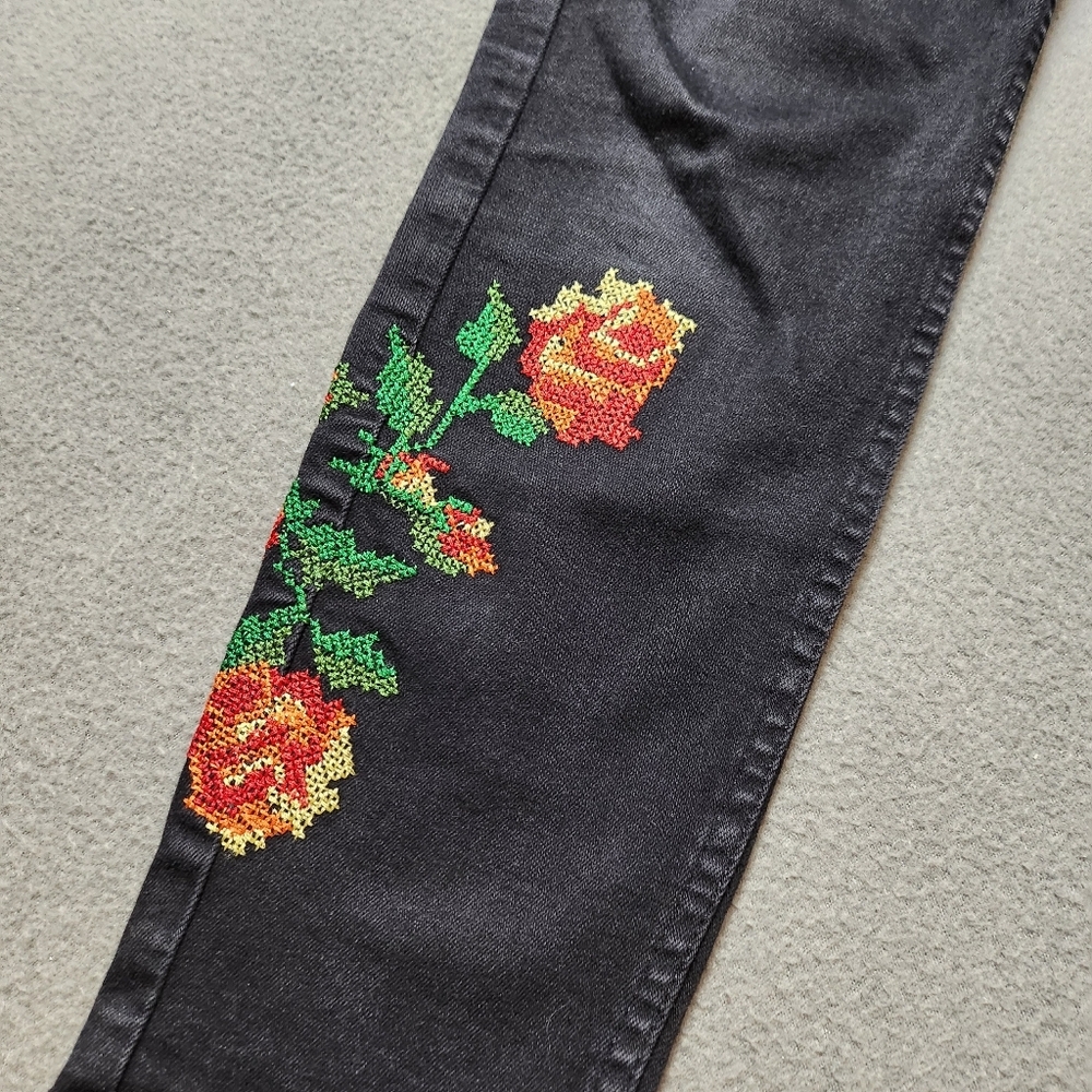 Topshop Jamie High Waisted Embroidered Roses Black Cropped Stretchy Jeans 30 - Picture 4 of 14